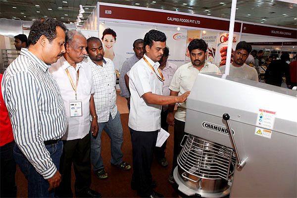 Visitors at the CHAMUNDE Bakexpo stand