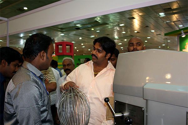 Discussion at the CHAMUNDE Foodpro stand