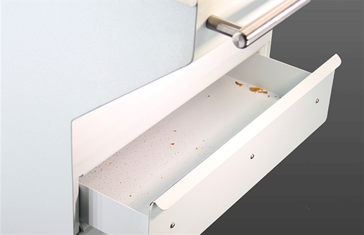Crumb collecting drawer on the CBS 421