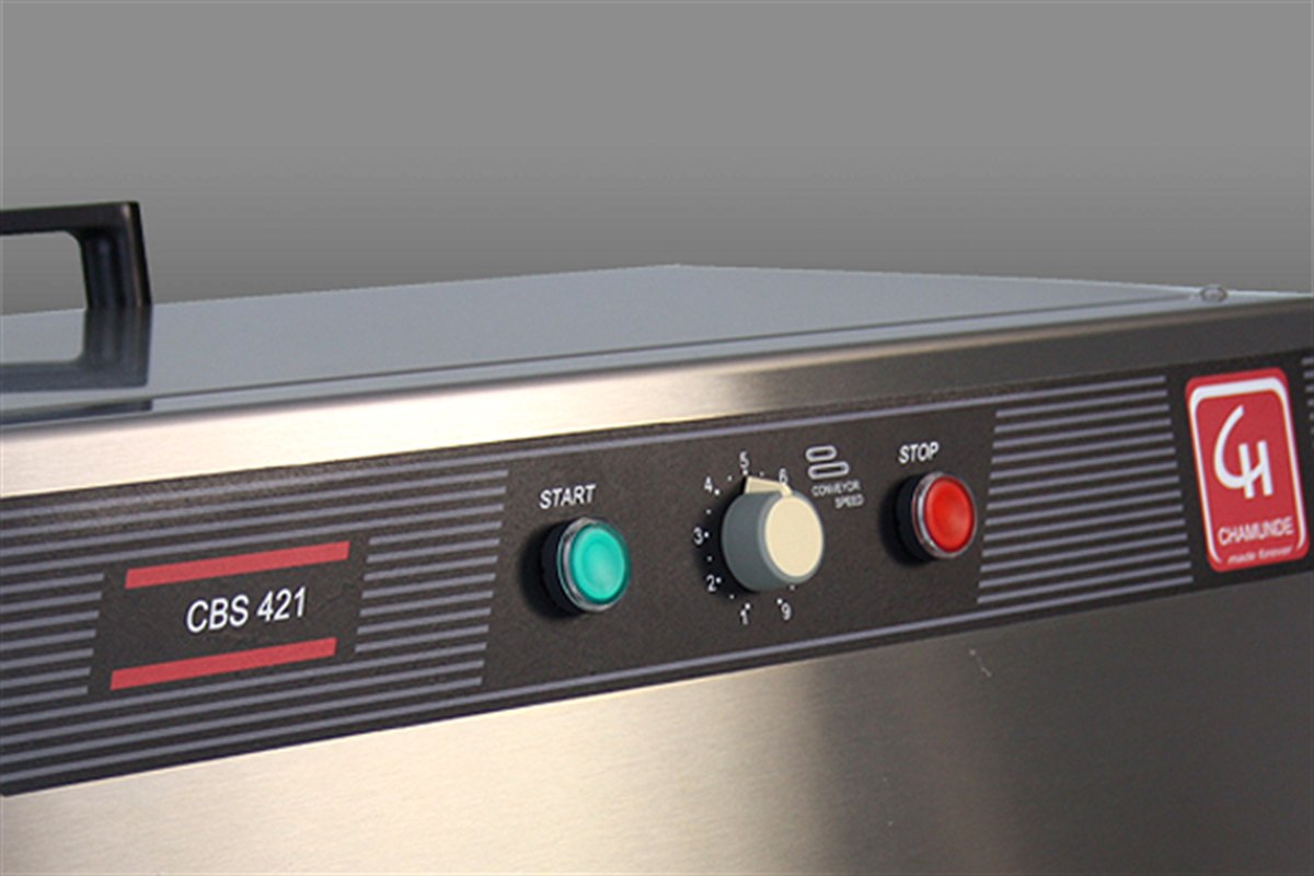 Control panel of the CBS 421 conveyor bread slicer